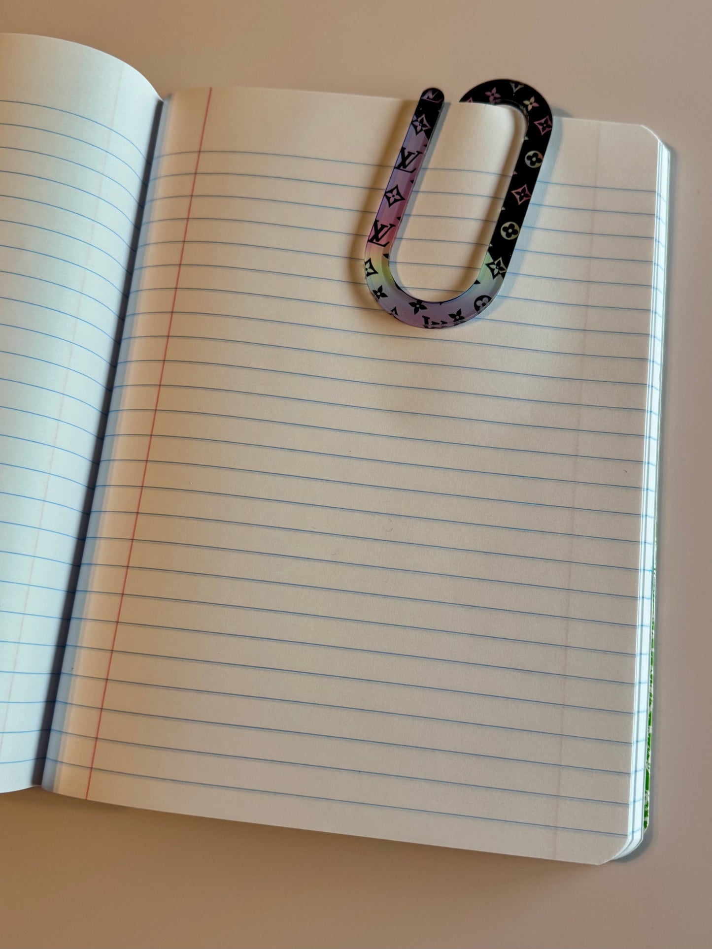 Designer-Holo LV paperclip