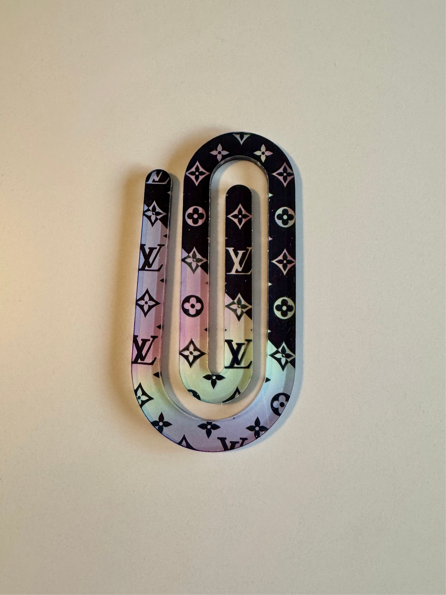 Designer-Holo LV paperclip