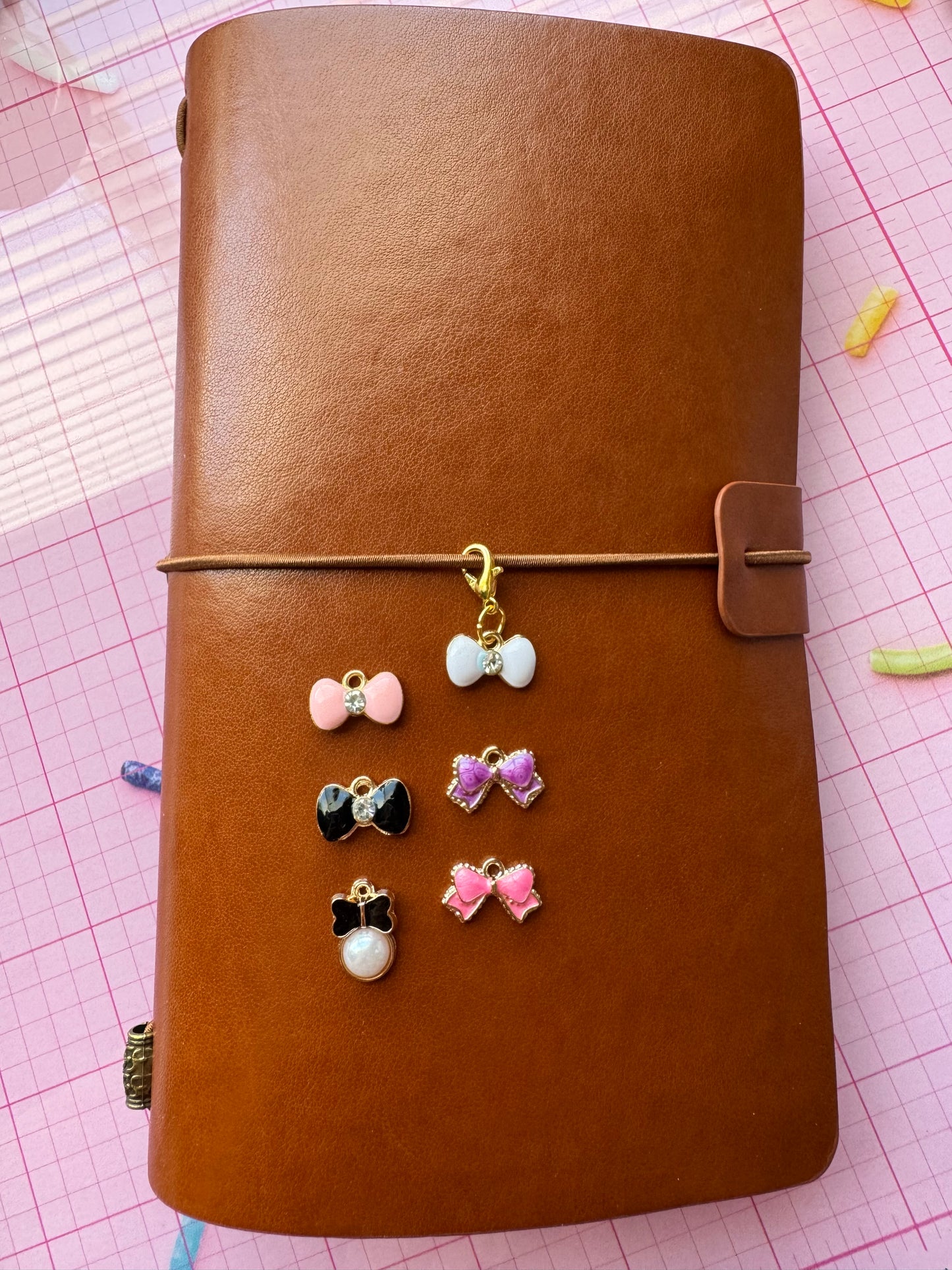 Claw Charm-Bows