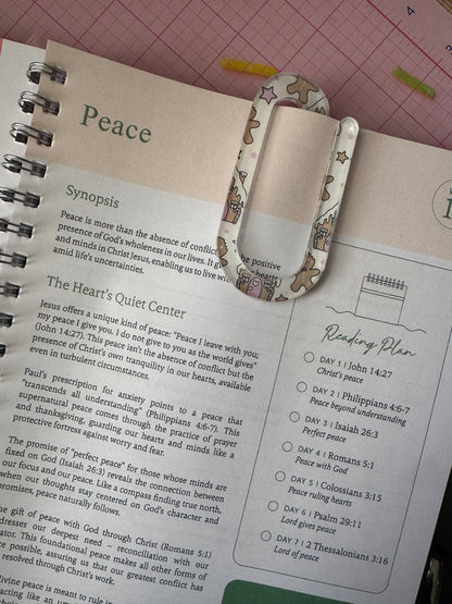 Gingerbread paperclip